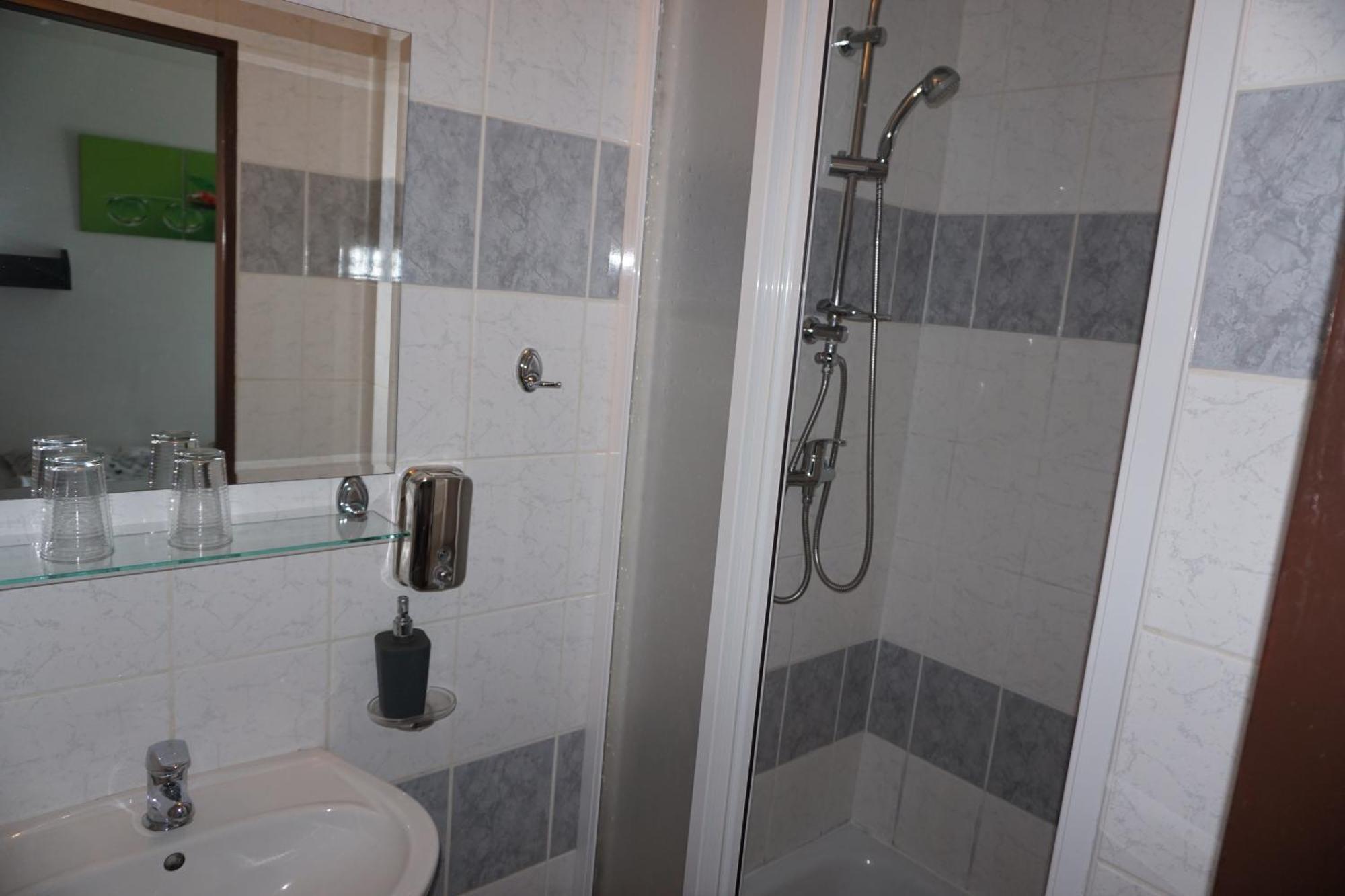 Hotel Gula Batizovce ภายนอก รูปภาพ
