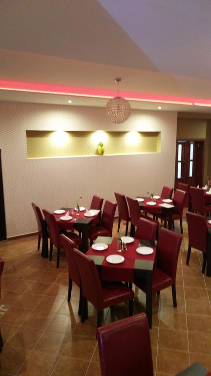 Hotel Gula Batizovce ภายนอก รูปภาพ