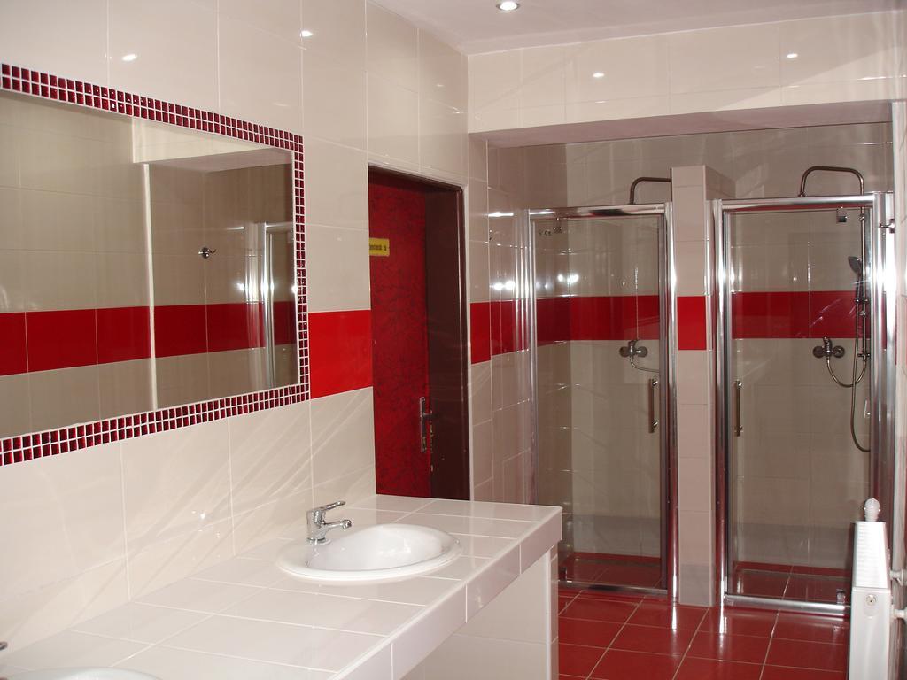 Hotel Gula Batizovce ภายนอก รูปภาพ
