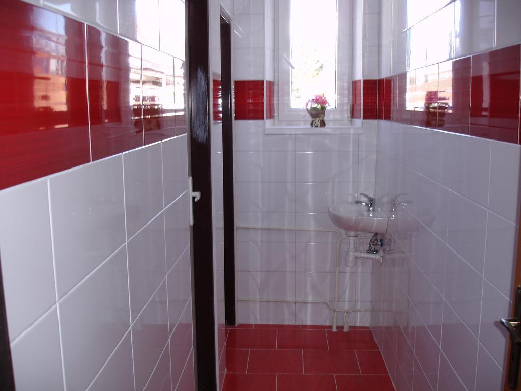Hotel Gula Batizovce ภายนอก รูปภาพ