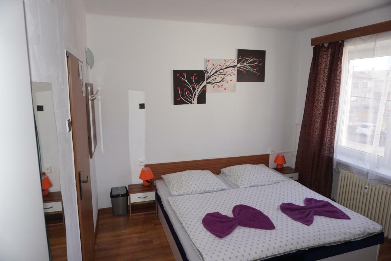 Hotel Gula Batizovce ภายนอก รูปภาพ