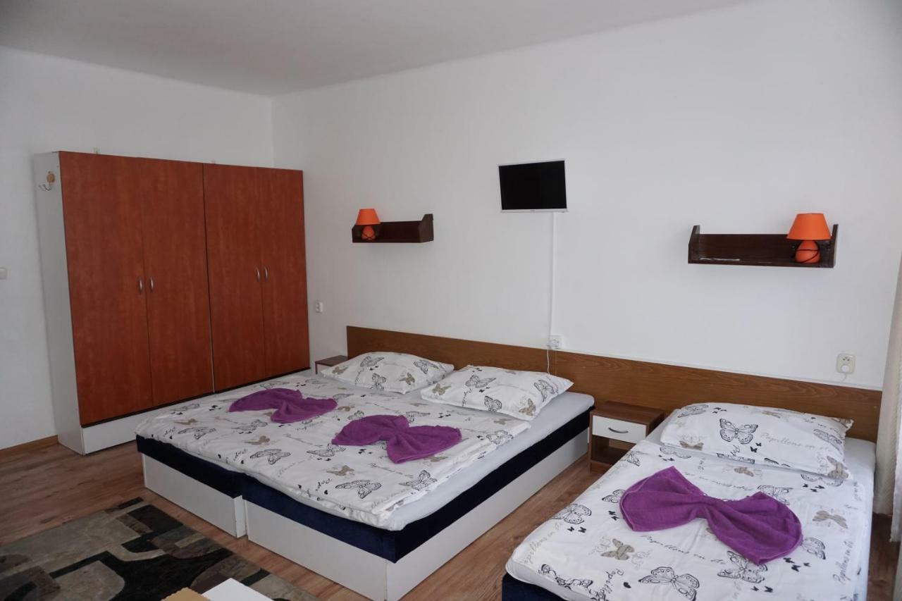Hotel Gula Batizovce ภายนอก รูปภาพ