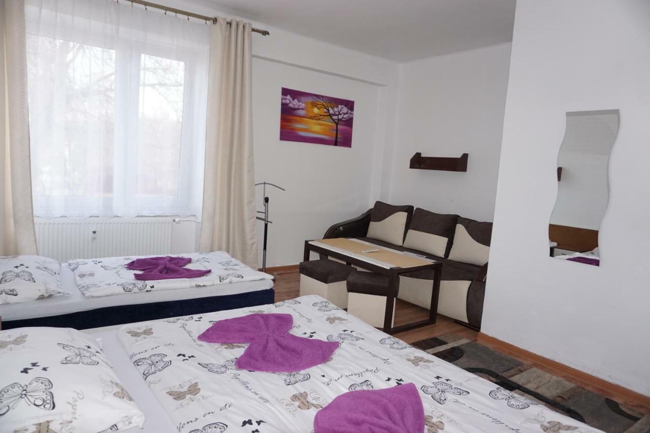 Hotel Gula Batizovce ภายนอก รูปภาพ