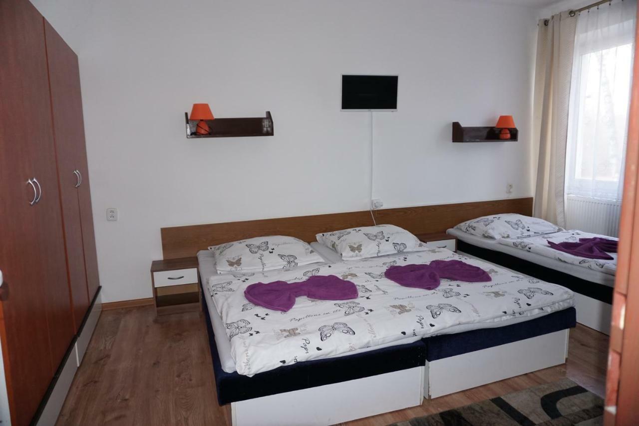 Hotel Gula Batizovce ภายนอก รูปภาพ
